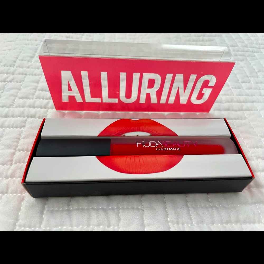 HUDA BEAUTY Liquid Matte Lipstick in Alluring, New in Box